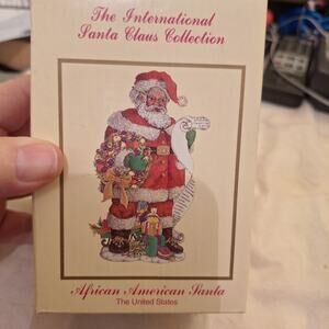 The International Santa Claus - African American Santa - USA - Fig SC26 NIB